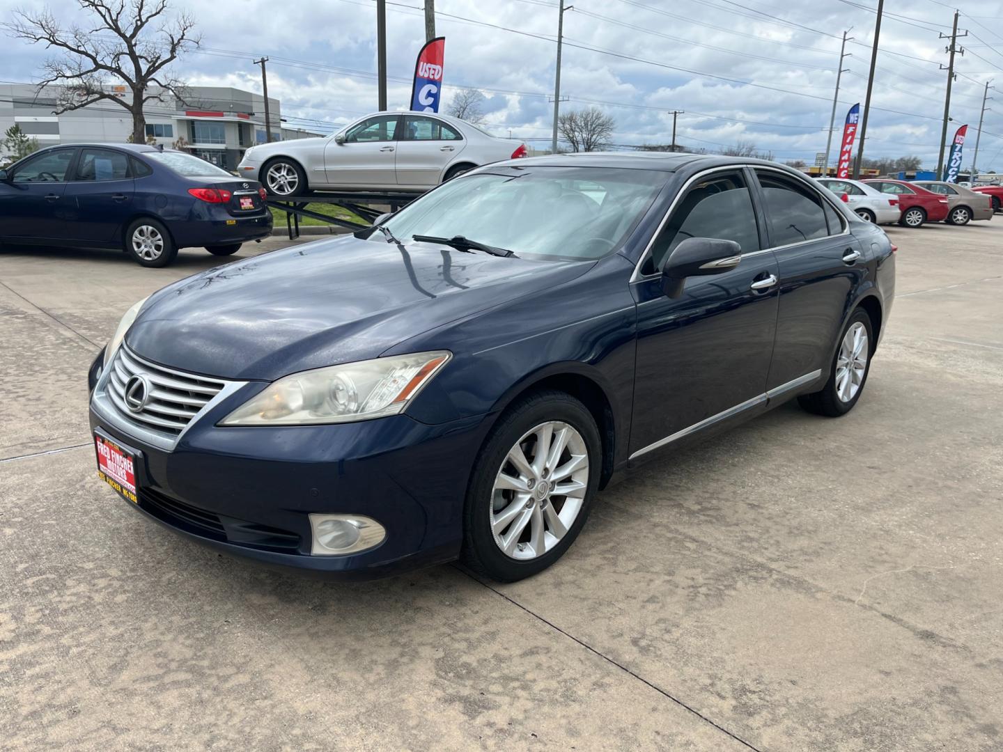 2011 blue /TAN Lexus ES 350 Sedan (JTHBK1EG5B2) with an 3.5L V6 DOHC 24V engine, 6-Speed Automatic transmission, located at 14700 Tomball Parkway 249, Houston, TX, 77086, (281) 444-2200, 29.928619, -95.504074 - Photo#2